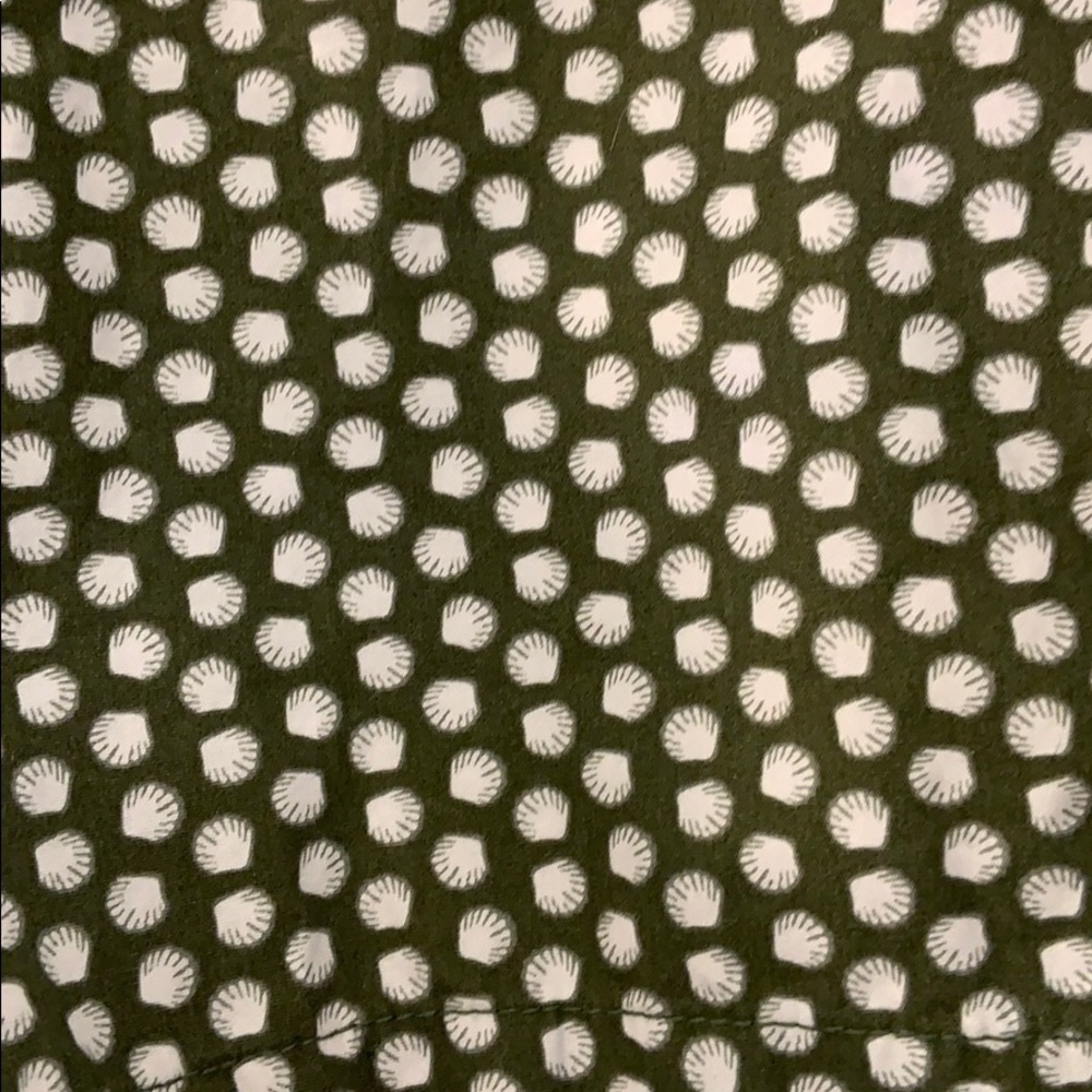 Old navy shorts - Picture 2 of 5